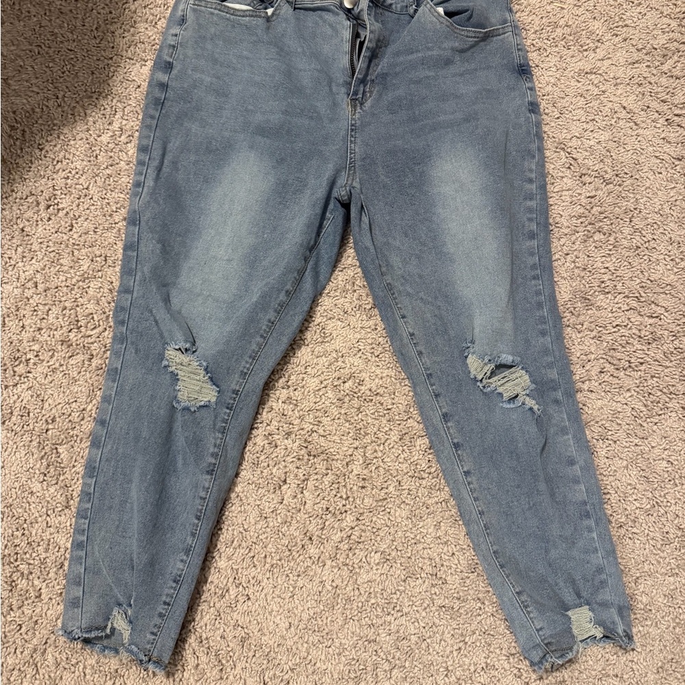 SHEIN Blue Distressed Ankle Jeans